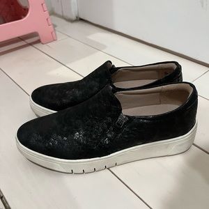 Black Casual Sneakers